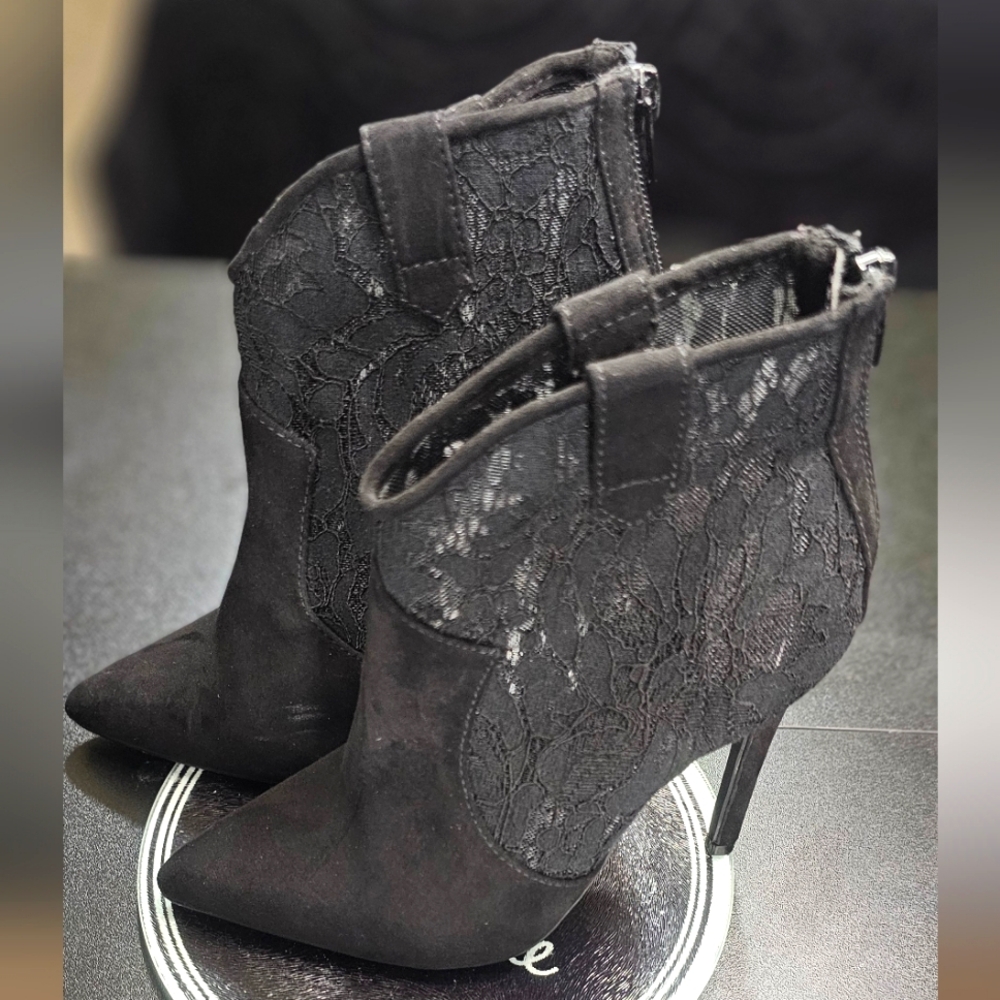 Shoedazzle Lace/Faux Suede Booties